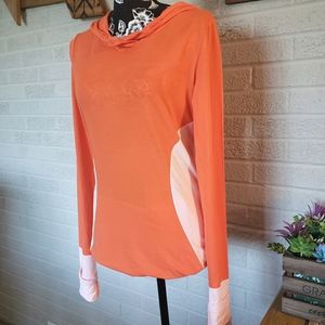 Vessos lightweight hoodie pullover size medium